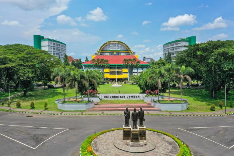 Maukuliah | Universitas Jember